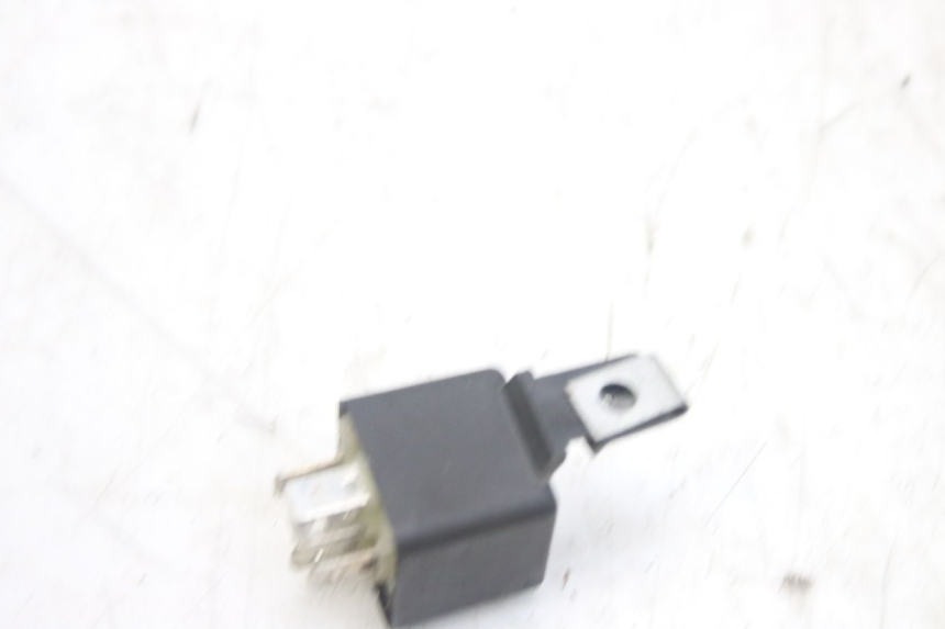 photo de KNIPPERLICHTRELAIS PIAGGIO FLY 4T 50 (2013 - 2017) - Detail van het onderdeel