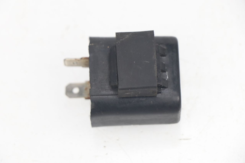 photo de KNIPPERLICHTRELAIS SUZUKI GN 125 (1997 - 2000) - Detail van het onderdeel