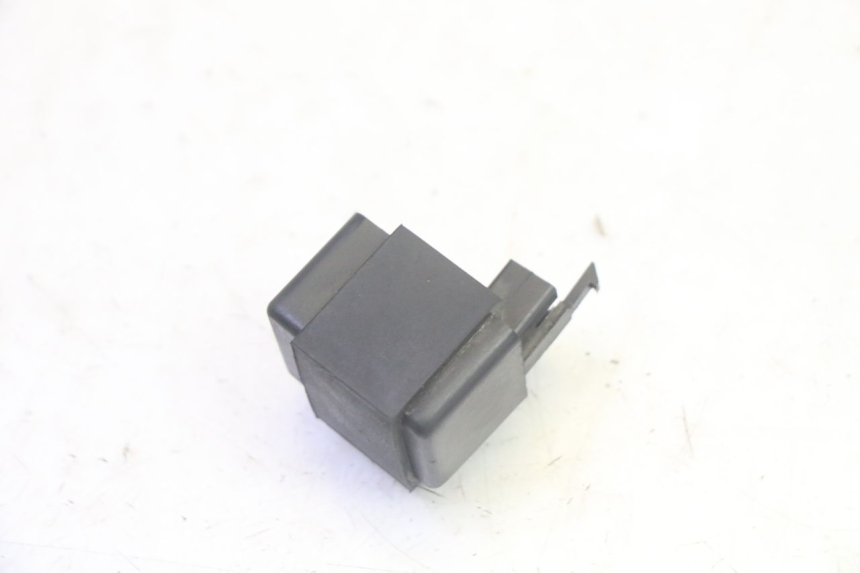 photo de KNIPPERLICHTRELAIS SUZUKI GSF N BANDIT 600 (1996 - 1999) - Andere kijkhoek