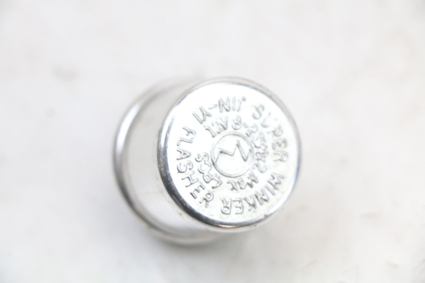 photo de KNIPPERLICHTRELAIS SUZUKI GSX E 250 (1982 - 1983) - Zoom op gebruiksstaat