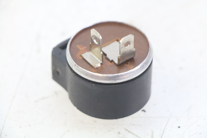 photo de RICHTINGAANWIJZERRELAIS SUZUKI GSX-F GSX  F 1100 (1988 - 1994) - Zoom op gebruiksstaat