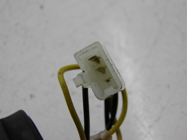 photo de KNIPPERLICHTRELAIS KAWASAKI ER - 5 500 (1997 - 2000) - Zoom op gebruiksstaat