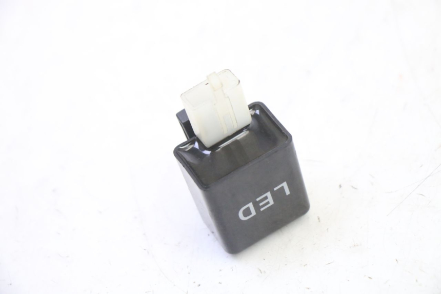 photo de KNIPPERLICHTRELAIS KIDEN KD125-G 125 (2018 - 2022) - Detail van het onderdeel