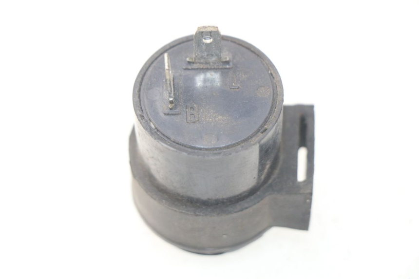 photo de KNIPPERLICHTRELAIS PEUGEOT KISBEE 2T 50 (2010 - 2017) - Zoom op gebruiksstaat