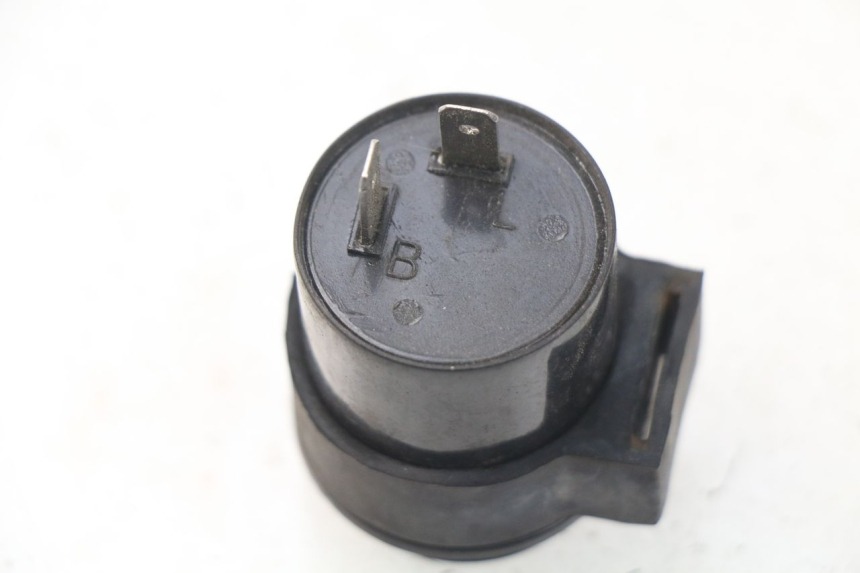 photo de KNIPPERLICHTRELAIS PEUGEOT KISBEE 4T 50 (2018 - 2022) - Detail van het onderdeel