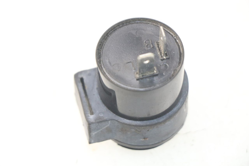 photo de KNIPPERLICHTRELAIS PEUGEOT KISBEE 4T 50 (2018 - 2022) - Zoom op gebruiksstaat