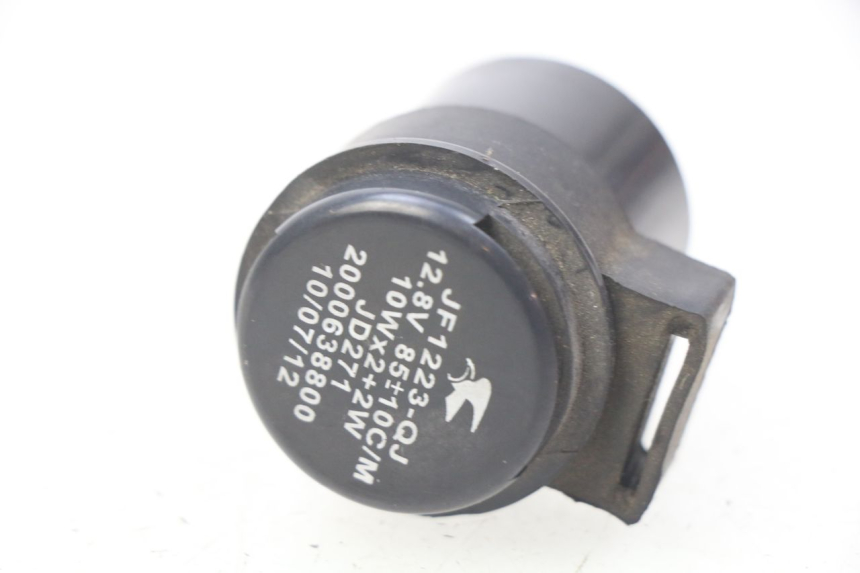 photo de KNIPPERLICHTRELAIS PEUGEOT KISBEE 4T 50 (2010 - 2017) - Zoom op gebruiksstaat