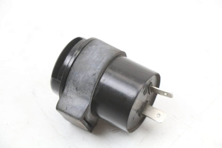 photo de KNIPPERLICHTRELAIS PEUGEOT KISBEE 4T 50 (2018 - 2022) - Zoom op gebruiksstaat