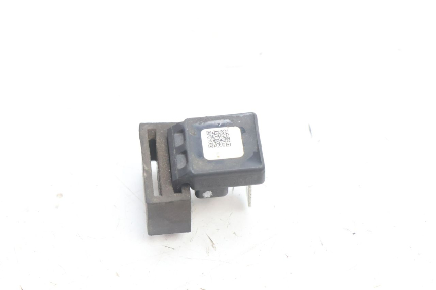 photo de KNIPPERLICHTRELAIS PIAGGIO LIBERTY IGET 4T 50 (2021 - 2025) - Zoom op gebruiksstaat