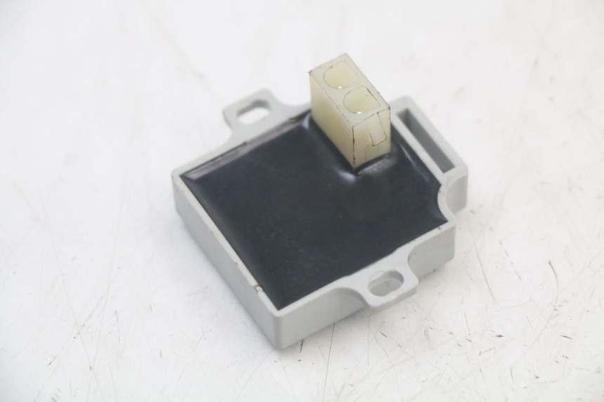 photo de KNIPPERLICHTRELAIS MBK MACH G AC 50 (2002 - 2014) - Detail van het onderdeel