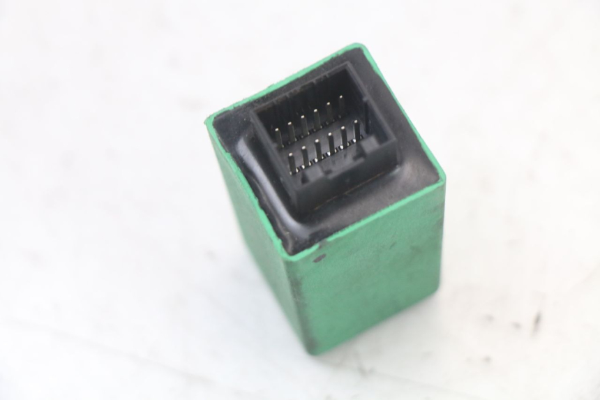 photo de KNIPPERLICHTRELAIS PIAGGIO MP3 HPE 350 (2018 - 2020) - Zoom op gebruiksstaat