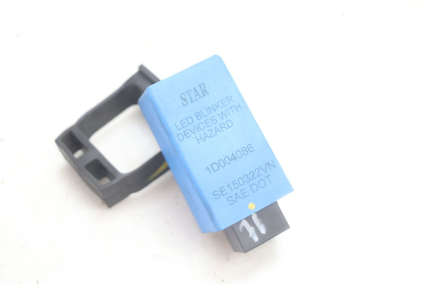 photo de KNIPPERLICHTCENTRALE PIAGGIO MP3 HPE 530 (2022 - 2026) - Hoofdaanzicht