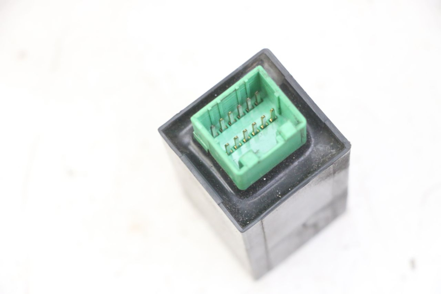 photo de KNIPPERLICHTRELAIS PIAGGIO MP3 LT 400 (2007 - 2012) - Zoom op gebruiksstaat