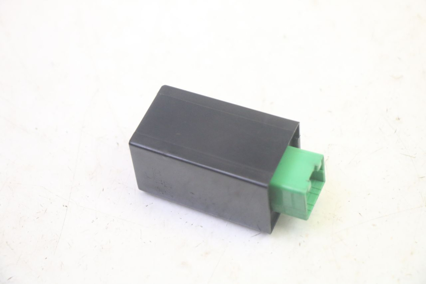 photo de KNIPPERLICHTRELAIS PIAGGIO MP3 LT 400 (2007 - 2012) - Zoom op gebruiksstaat