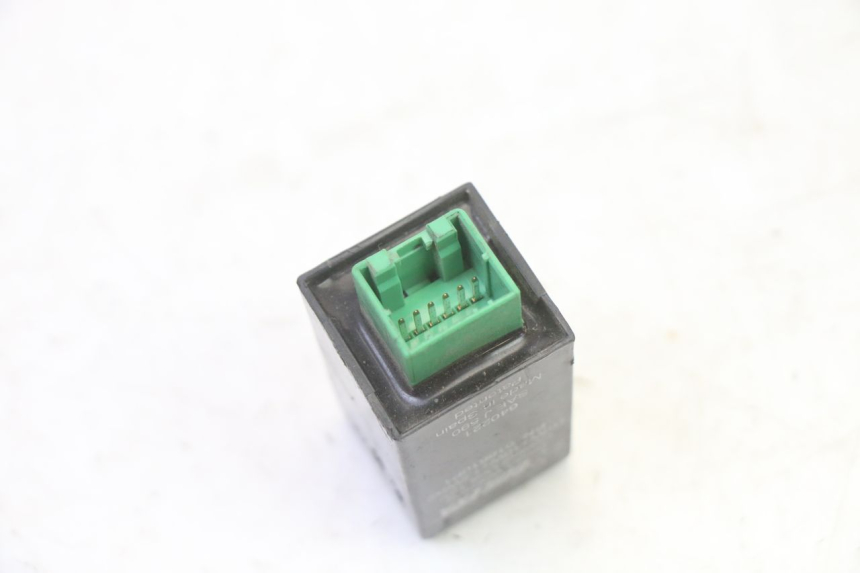 photo de KNIPPERLICHTRELAIS PIAGGIO MP3 RL 250 (2006 - 2010) - Zoom op gebruiksstaat