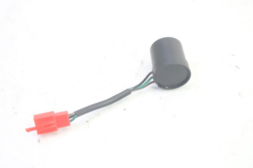 photo de KNIPPERLICHTRELAIS JM MOTORS OLDIES GT 4T 50 (2018 - 2025) - Zoom op gebruiksstaat