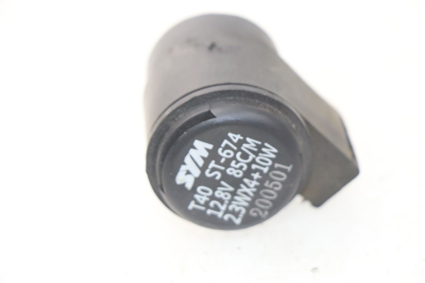 photo de KNIPPERLICHTRELAIS SYM ORBIT III 3 4T 50 (2018 - 2021) - Detail van het onderdeel