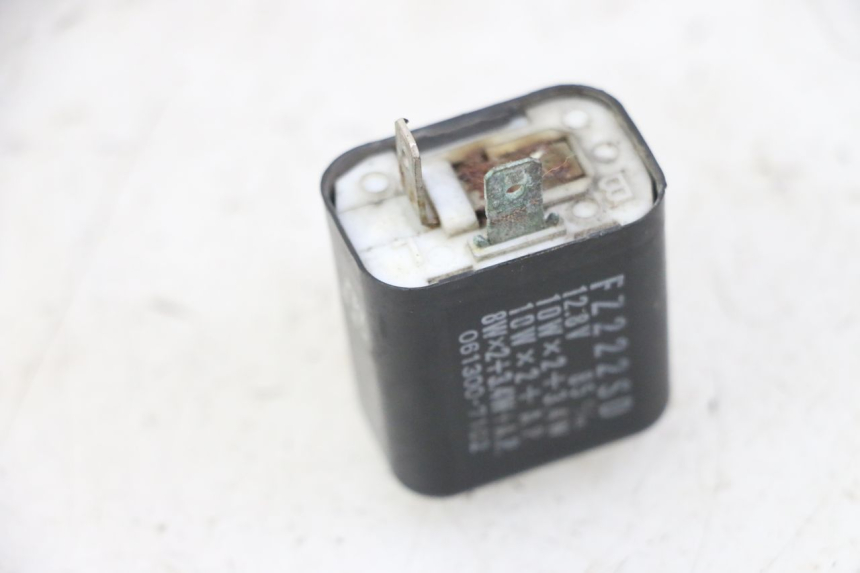 photo de KNIPPERLICHTRELAIS APRILIA RALLY AC 50 (1995 - 2004) - Detail van het onderdeel