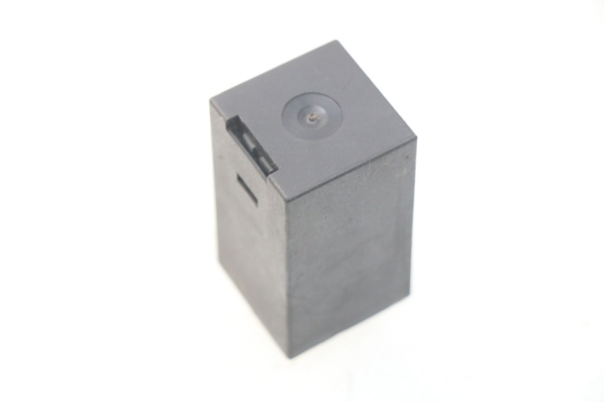 photo de KNIPPERLICHTRELAIS RIEJU RR 50 (1998 - 2007) - Detail van het onderdeel