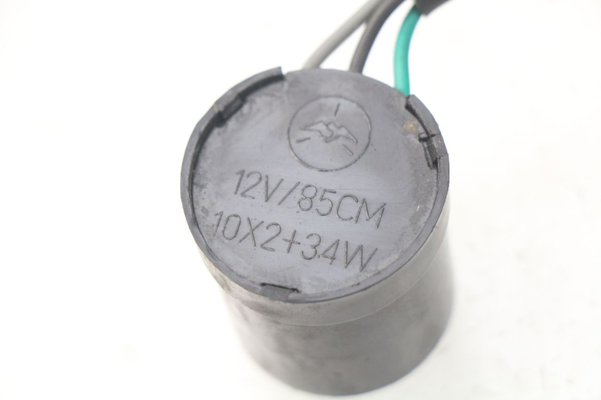 photo de KNIPPERLICHTRELAIS JM MOTORS SANTANA 50 (2014 - 2023) - Detail van het onderdeel