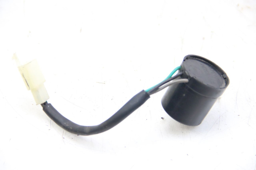 photo de KNIPPERLICHTRELAIS JM MOTORS SANTANA 50 (2014 - 2023) - Detail van het onderdeel