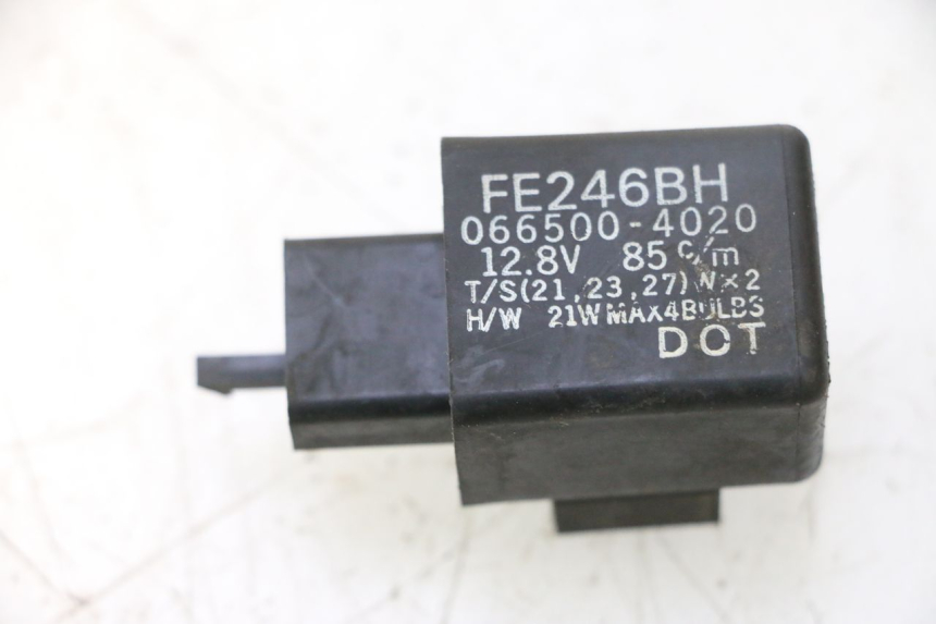 photo de KNIPPERLICHTCENTRALE HONDA SH 125 (2001 - 2003) - Hoofdaanzicht