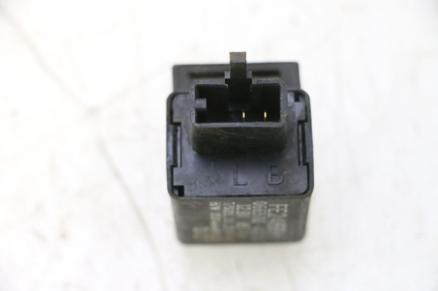 photo de KNIPPERLICHTCENTRALE HONDA SH 125 (2001 - 2003) - Detail van het onderdeel