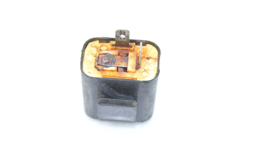 photo de RICHTINGAANWIJZERRELAIS YAMAHA SLIDER NAKED 50 (2004 - 2018) - Andere kijkhoek