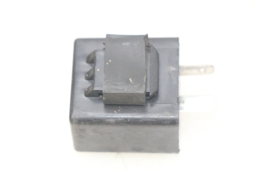 photo de RICHTINGAANWIJZERRELAIS YAMAHA SLIDER NAKED 50 (2004 - 2018) - Zoom op gebruiksstaat