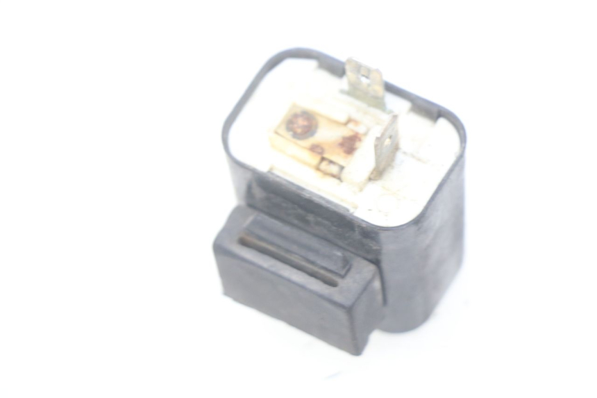 photo de RICHTINGAANWIJZERRELAIS YAMAHA SLIDER NAKED 50 (2004 - 2018) - Zoom op gebruiksstaat