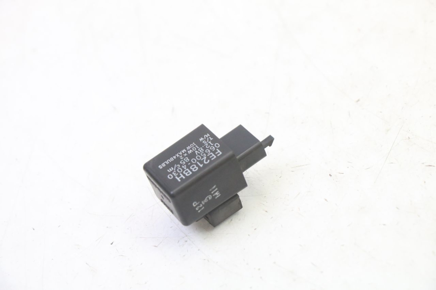 photo de KNIPPERLICHTRELAIS YAMAHA TDM ABS 900 (2002 - 2014) - Detail van het onderdeel