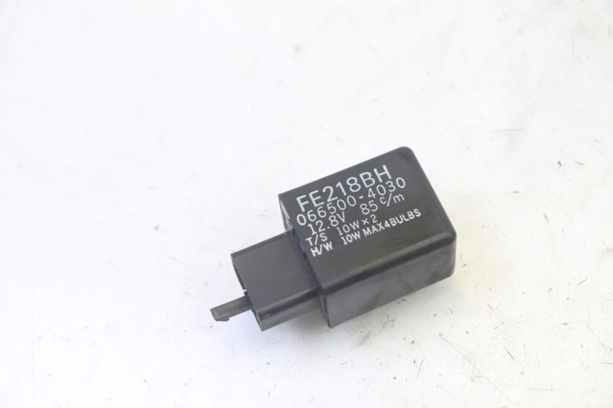 photo de KNIPPERLICHTRELAIS YAMAHA TDM ABS 900 (2002 - 2014) - Hoofdaanzicht