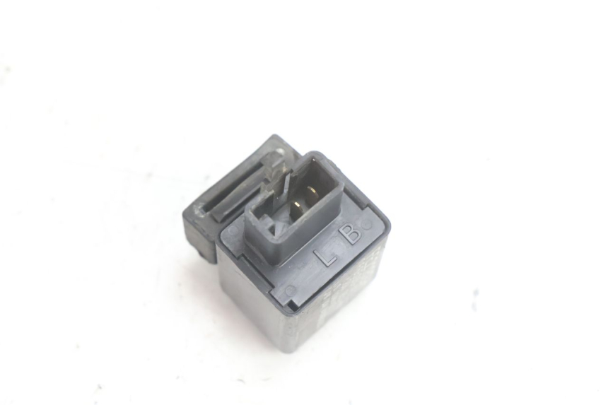 photo de RICHTINGAANWIJZERRELAIS YAMAHA TDM ABS 900 (2002 - 2014) - Andere kijkhoek