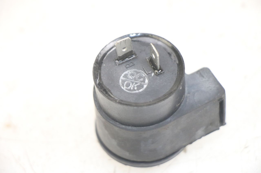 photo de KNIPPERLICHTRELAIS PEUGEOT TWEET 4T 50 (2014 - 2019) - Detail van het onderdeel