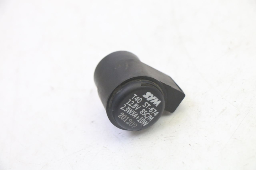 photo de KNIPPERLICHTRELAIS PEUGEOT TWEET PRO CARGO 50 (2018 - 2022) - Zoom op gebruiksstaat