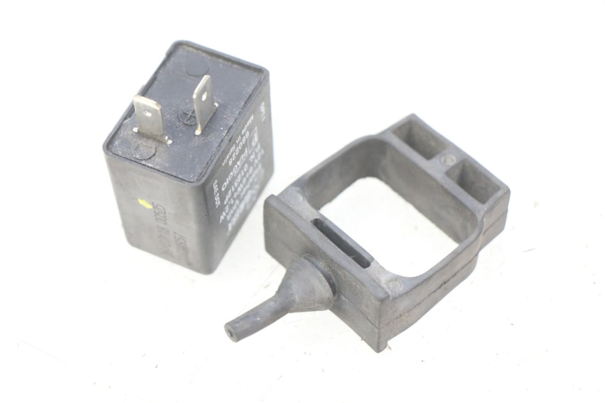 photo de KNIPPERLICHTRELAIS PIAGGIO VESPA GTS IGET ABS 125 (2017 - 2023) - Detail van het onderdeel