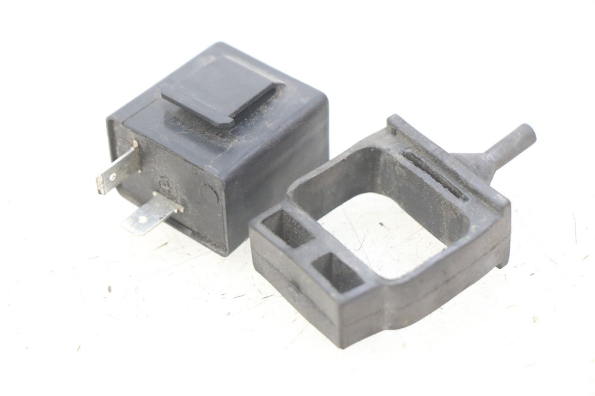 photo de KNIPPERLICHTRELAIS PIAGGIO VESPA GTS IGET ABS 125 (2017 - 2023) - Zoom op gebruiksstaat