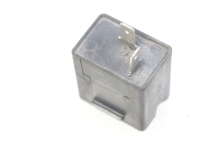 photo de KNIPPERLICHTRELAIS PIAGGIO VESPA PRIMAVERA 2T 50 (2013 - 2018) - Detail van het onderdeel