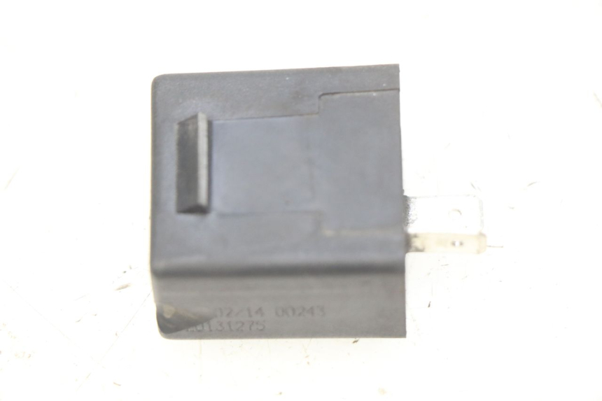 photo de KNIPPERLICHTRELAIS PIAGGIO VESPA PRIMAVERA 2T 50 (2013 - 2018) - Zoom op gebruiksstaat