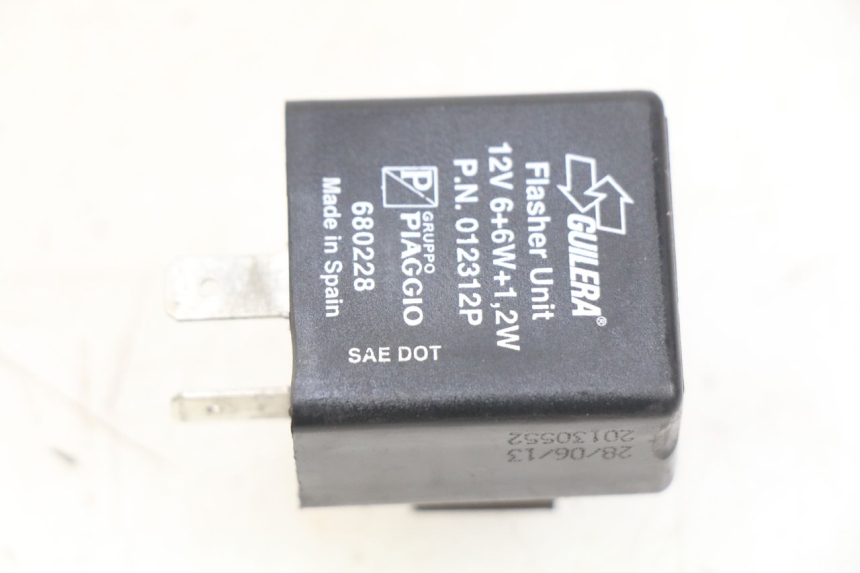 photo de KNIPPERLICHTRELAIS PIAGGIO VESPA PRIMAVERA 2T 50 (2013 - 2018) - Hoofdaanzicht