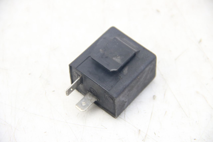 photo de KNIPPERLICHTRELAIS PIAGGIO VESPA SPRINT 2T 50 (2014 - 2018) - Zoom op gebruiksstaat