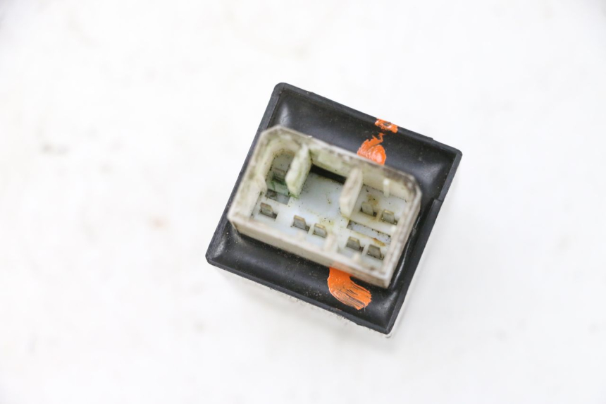 photo de KNIPPERLICHTRELAIS YAMAHA XMAX X-MAX 125 (2006 - 2009) - Zoom op gebruiksstaat