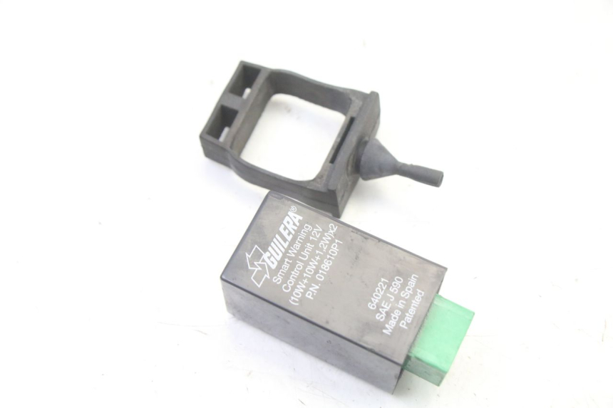 photo de KNIPPERLICHTRELAIS PIAGGIO XEVO - X EVO 125 (2007 - 2017) - Hoofdaanzicht