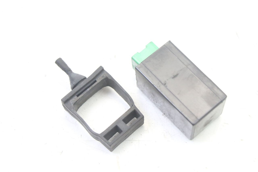 photo de KNIPPERLICHTRELAIS PIAGGIO XEVO - X EVO 125 (2007 - 2017) - Zoom op gebruiksstaat