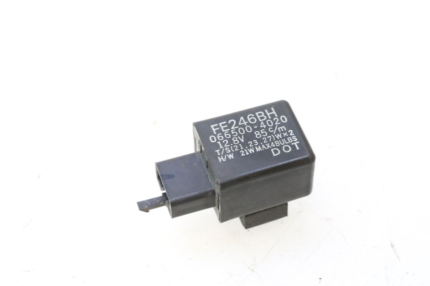 photo de KNIPPERLICHTCENTRALE YAMAHA XP T-MAX ABS 500 (2005 - 2005) - Hoofdaanzicht