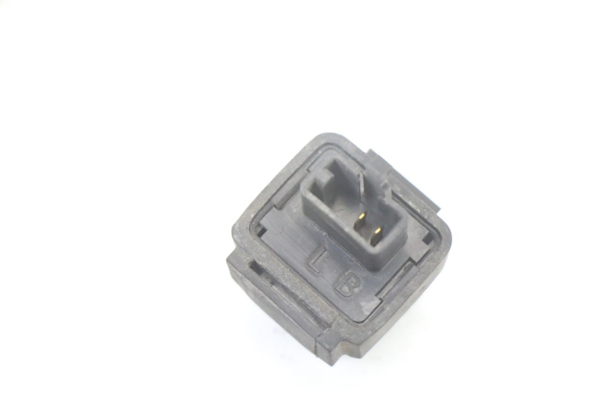 photo de RICHTINGAANWIJZERRELAIS YAMAHA FZS FAZER 600 (2001 - 2003) - Detail van het onderdeel