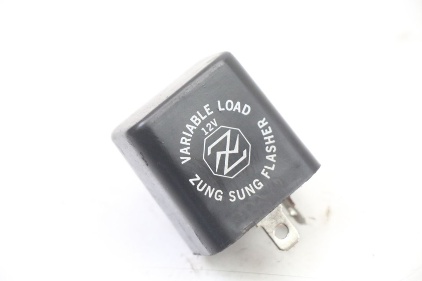 photo de KNIPPERLICHTRELAIS YAMAHA TZR 50 (2008 - 2016) - Hoofdaanzicht