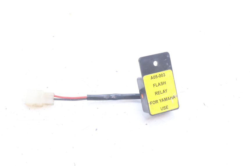 photo de KNIPPERLICHTCENTRALE YAMAHA YZF R6 600 (2008 - 2009) - Hoofdaanzicht