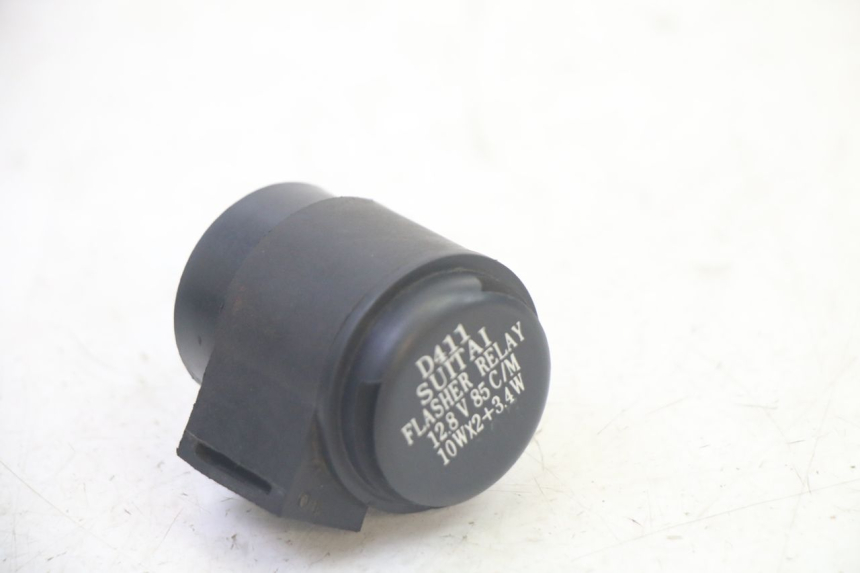 photo de KNIPPERLICHTRELAIS KYMCO ZING 125 (1997 - 2003) - Detail van het onderdeel