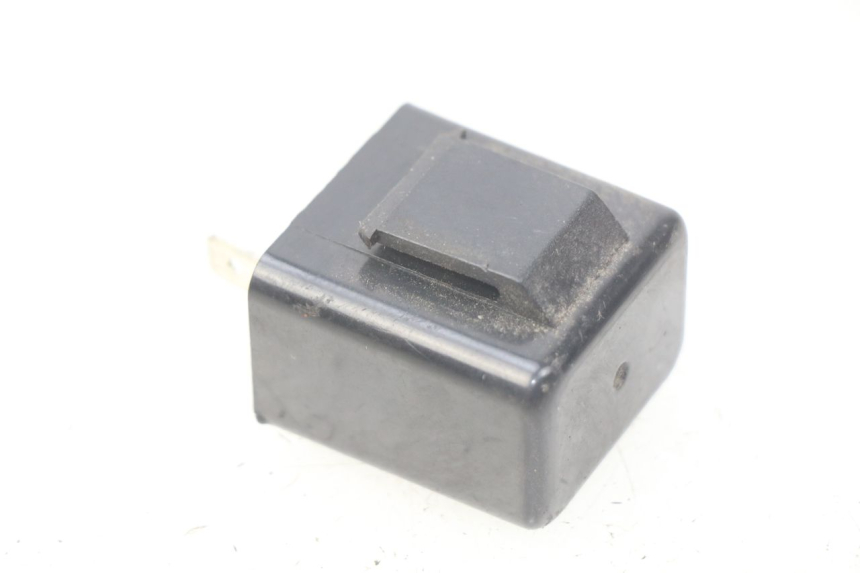 photo de RICHTINGAANWIJZERRELAIS PIAGGIO ZIP 4T 50 (2018 - 2020) - Detail van het onderdeel